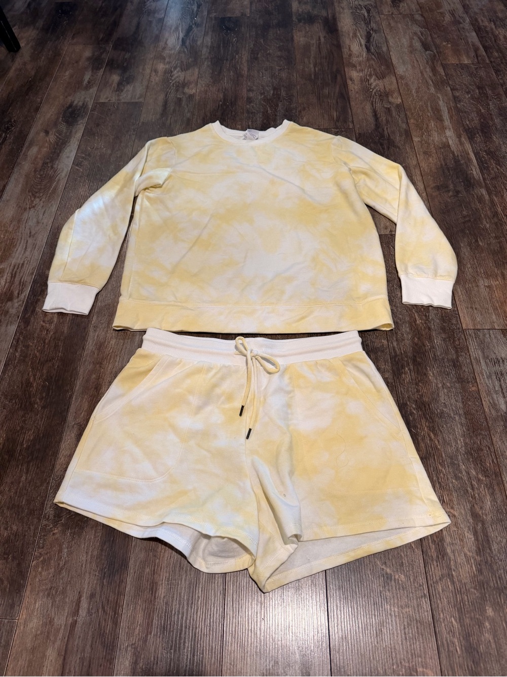 🌺stars above Yellow Tie-Dye Pajama Set — Crewneck Top & Drawstring Shorts
